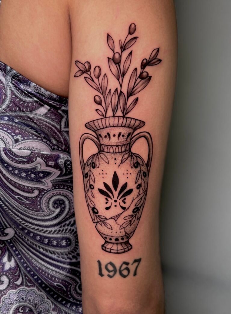 Tatuaje fineline de línea fina en Palma