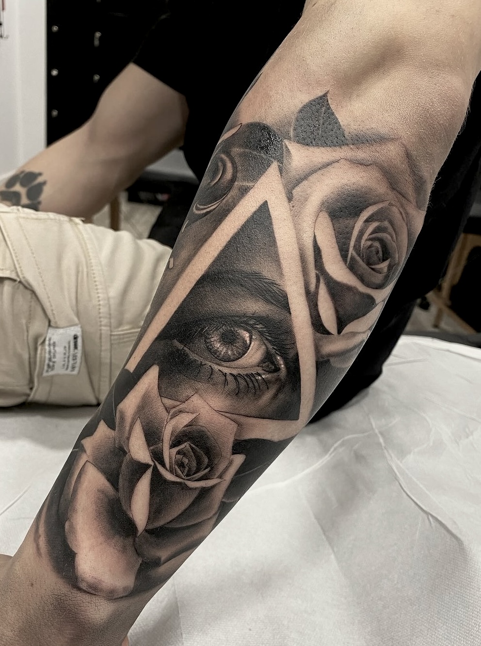 estilo realismo ojos negros