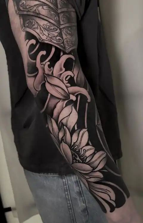 Tatuaje blackwork de Danielo en Ink & Blood, Palma